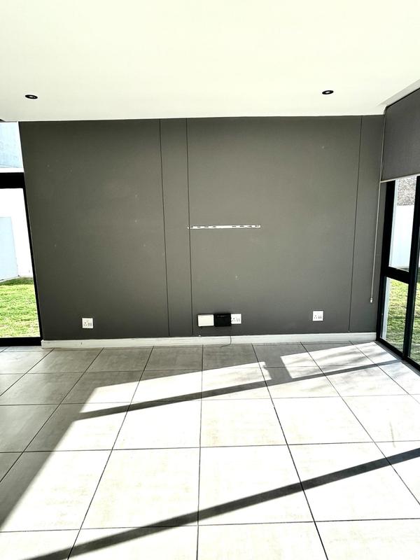 To Let 3 Bedroom Property for Rent in Somerset West Western Cape